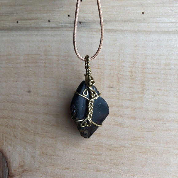 Crystal necklace - Picture 3 of 3